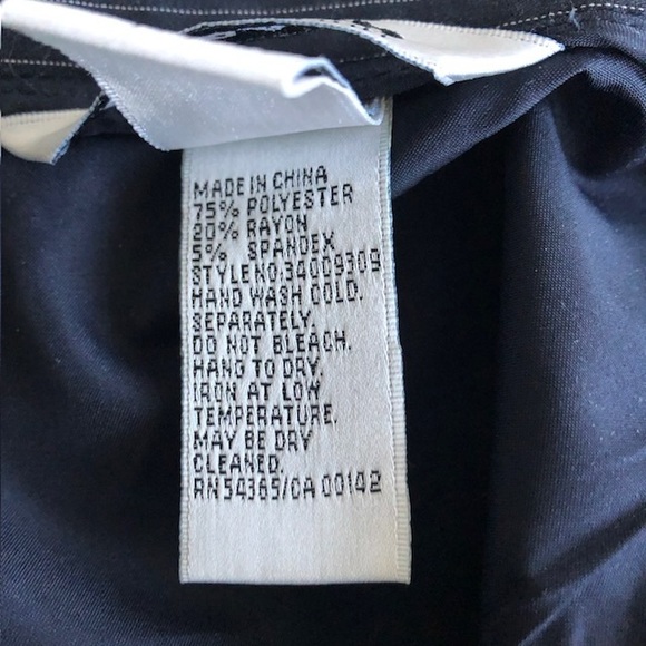 Nygard Collection Navy Blue Pinstriped Pencil Skirt size 8 pleats around hem - Picture 2 of 7